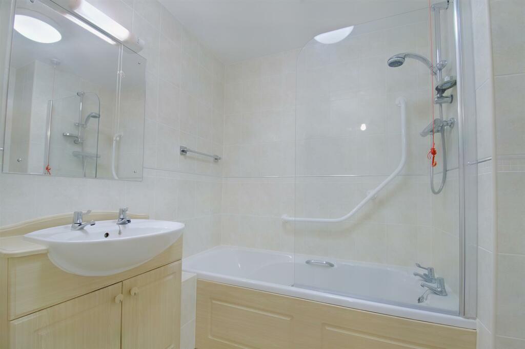 Additional property image - Coleridge Court, Clevedon, BS21 6FL