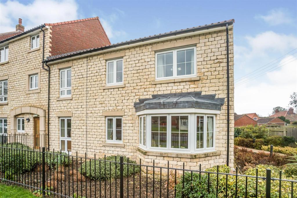 2 bedroom apartment for sale in Ryebeck Court, Eastgate, Pickering