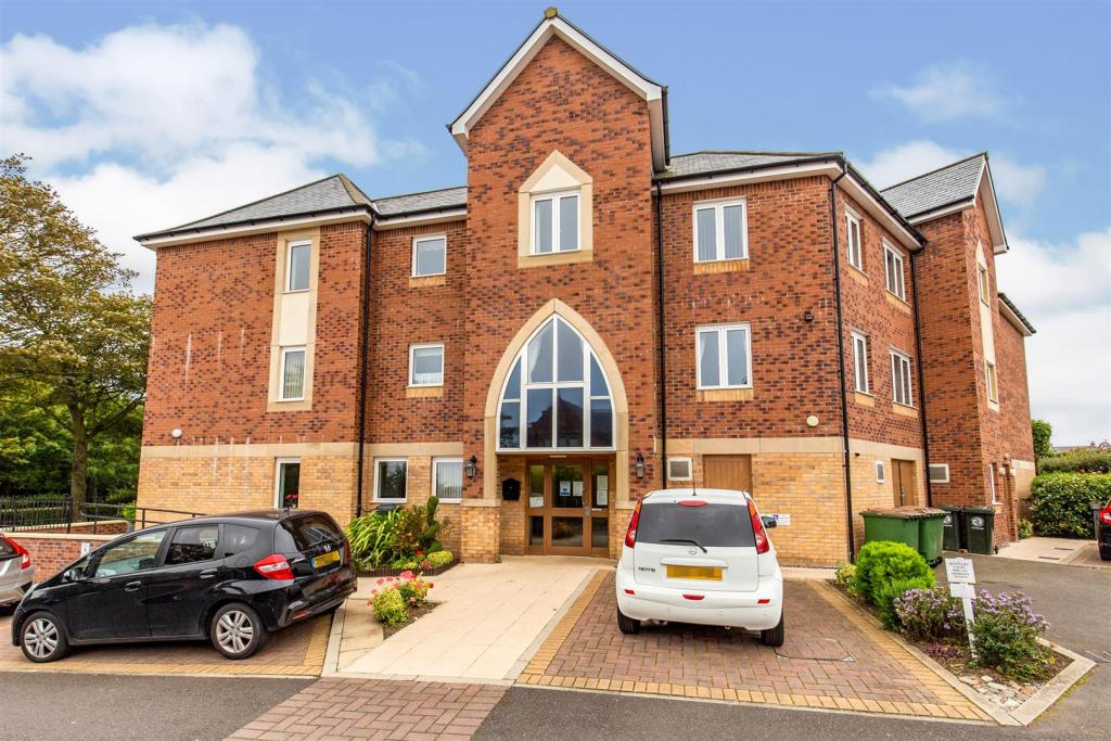1 bedroom apartment for sale in Huntcliff Court, Glenside, SaltburnBy