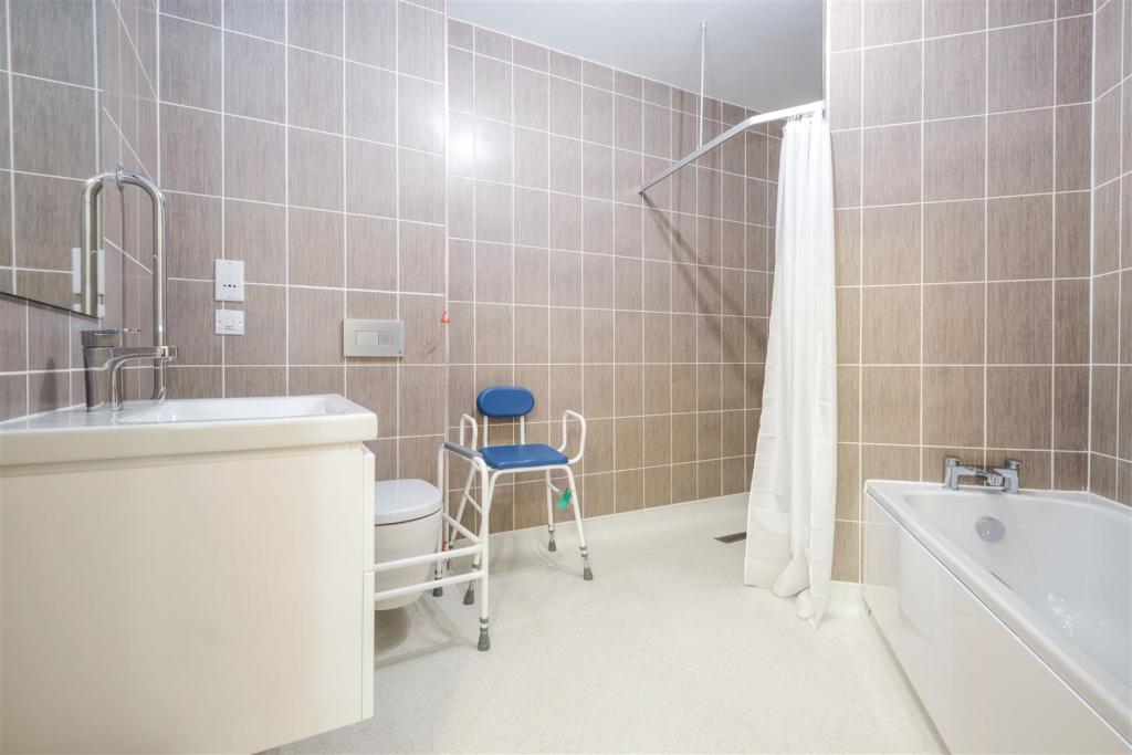 Additional property image - Ravenshaw Court, Four Ashes Road, Bentley Heath, Solihull