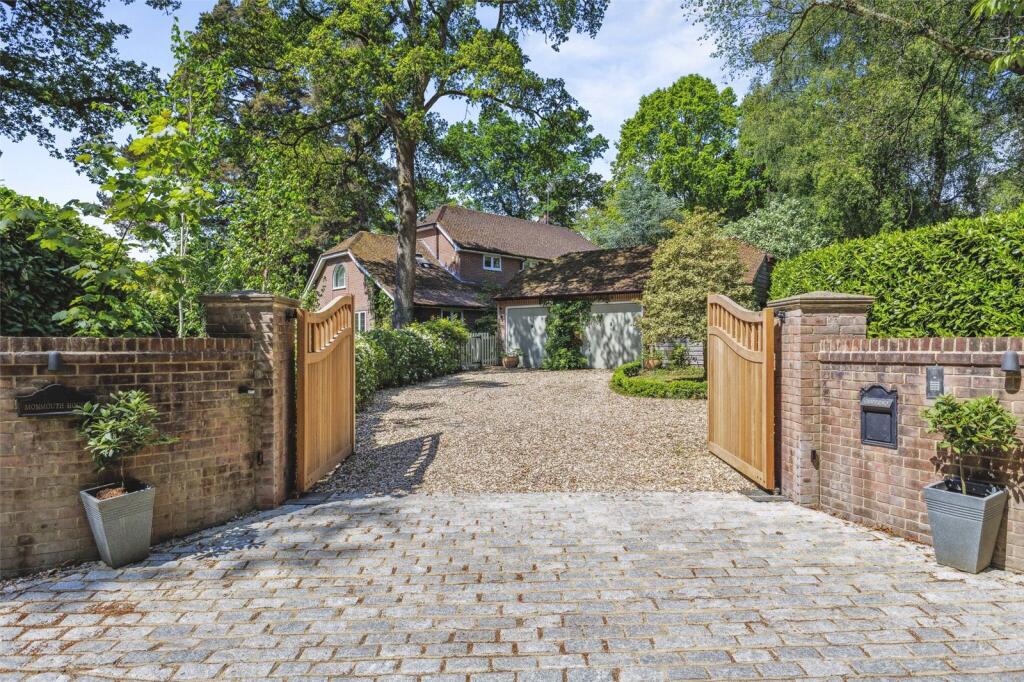 Main image of property: Tile Barn, Woolton Hill, Newbury, Hampshire, RG20
