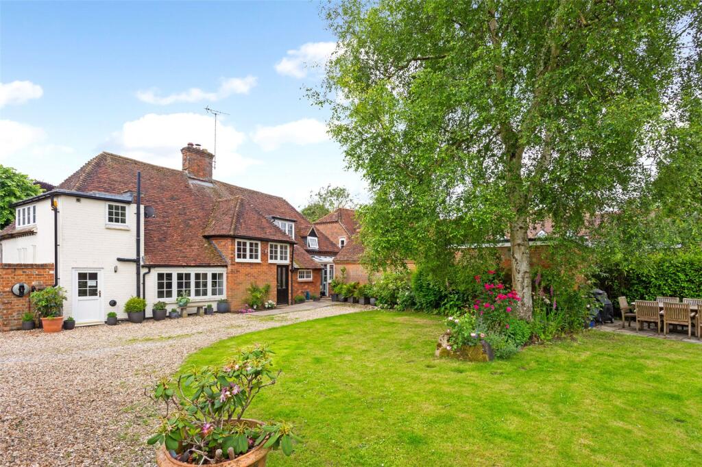 Main image of property: High Street, Chieveley, Newbury, Berkshire, RG20