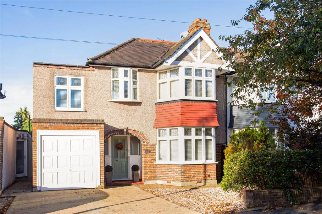 4 bedroom semi-detached house for sale in Ryecroft Avenue, Twickenham, TW2