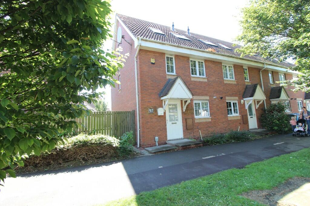 3 bedroom end of terrace house for sale in Marfleet Lane, Hull, East