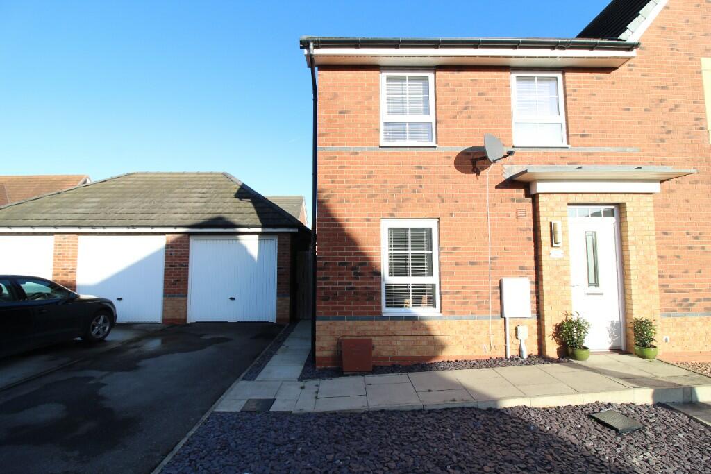 3 bedroom semi-detached house for sale in Colman Crescent, Chaberlain Road, Hull, East Riding Of Yorkshire, HU8