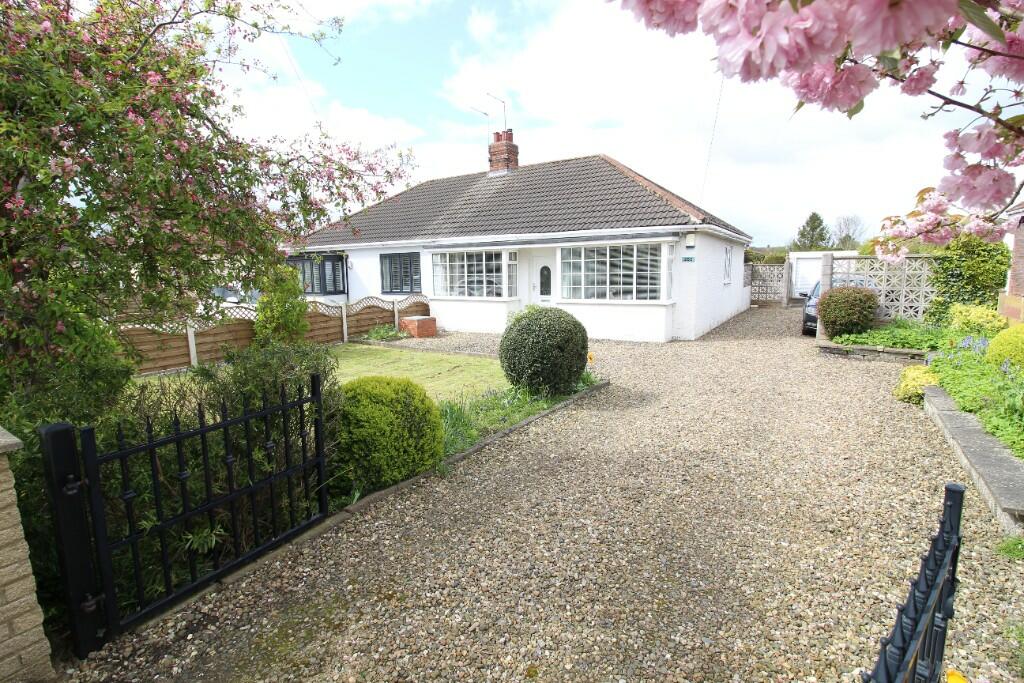 2 bedroom semidetached house for sale in Main Road, Bilton, HU11