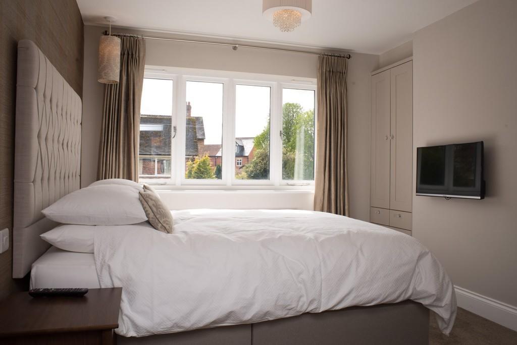 2 bedroom apartment for rent in The Avenue, Alderley Edge, SK9