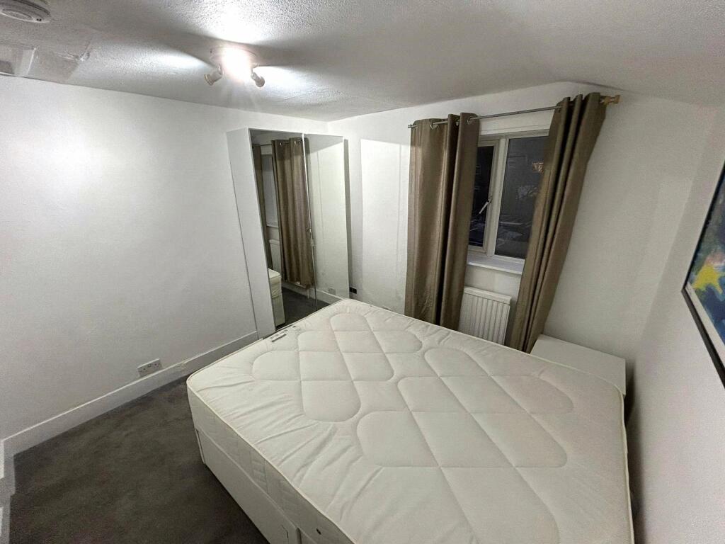 House share for rent in Gosterwood Street, London, SE8