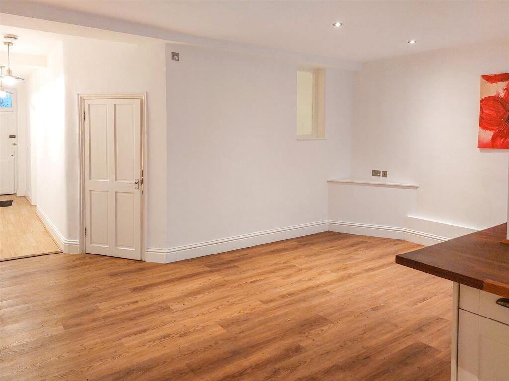 Main image of property: 6 Pelham Crescent, Hastings, East Sussex, TN34