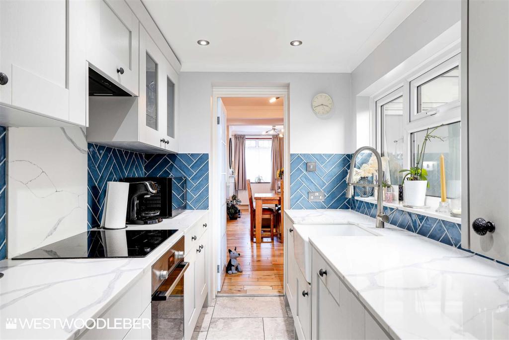 2 bedroom end of terrace house for sale in Cadmore Lane, Cheshunt, EN8
