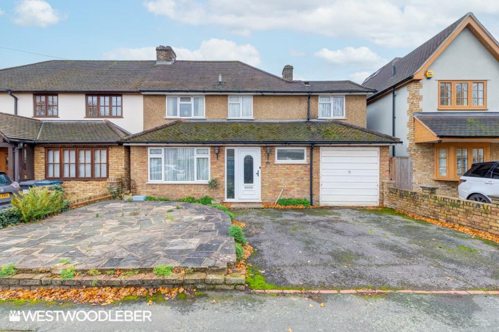 4 bedroom semidetached house for sale in St. Margarets Road, Stanstead