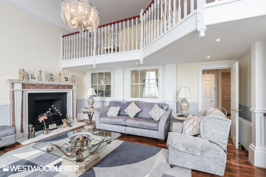2 bedroom apartment for sale in Wormleybury Manor, Broxbourne WEALTH OF CHARACTER, EN10