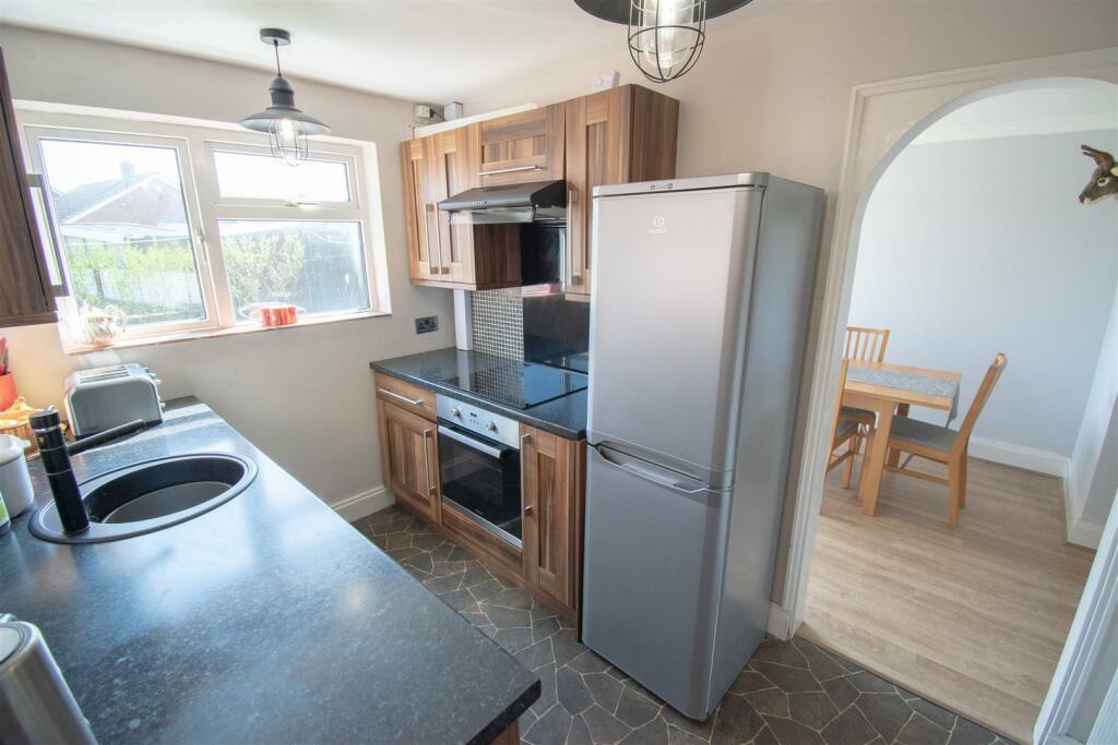 3 bedroom detached house for sale in Peasehill, Ripley, DE5