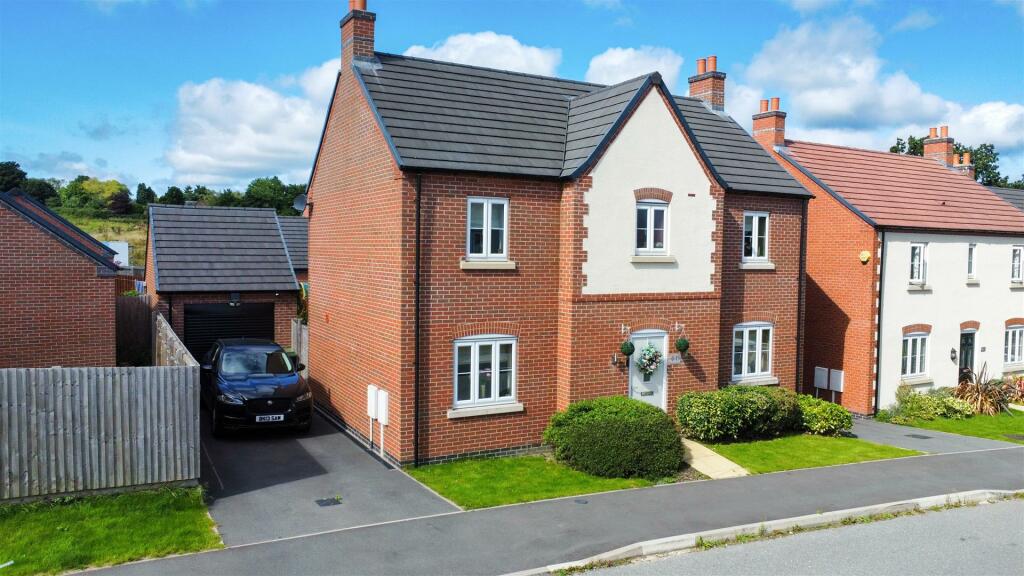 4 bedroom detached house for sale in Masters View, Codnor, DE5