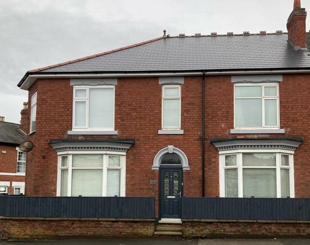 5 bedroom end of terrace house for rent in Burton Road, Derby, DE23