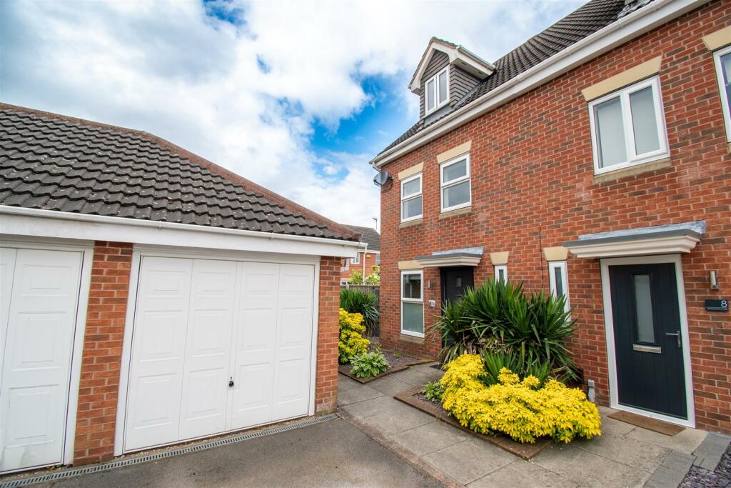 3 bedroom end of terrace house for sale in Broughton Close, Riddings, Alfreton, DE55