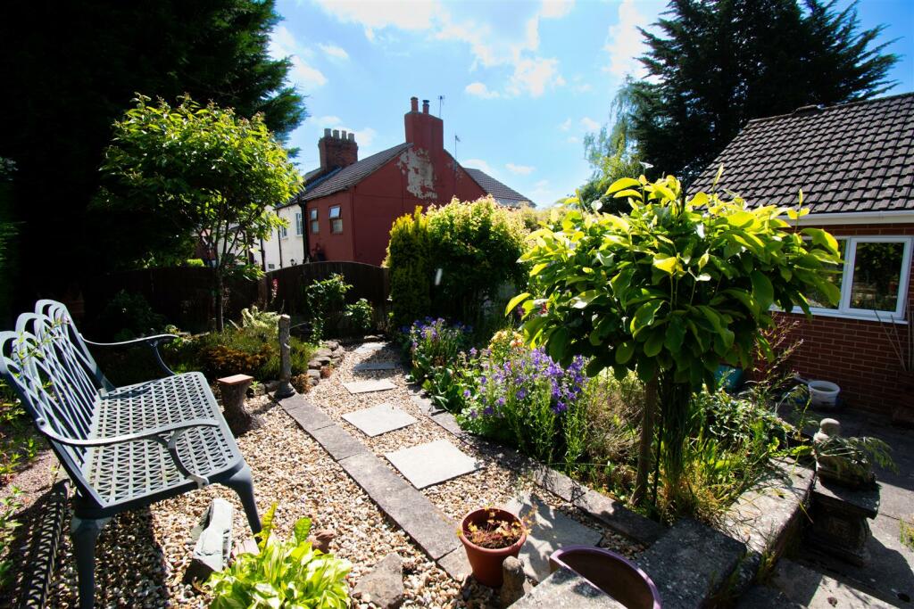 Additional property image - Highfield Close, Loscoe, Heanor