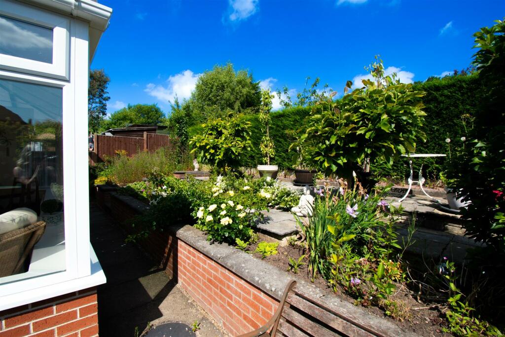 Additional property image - Highfield Close, Loscoe, Heanor