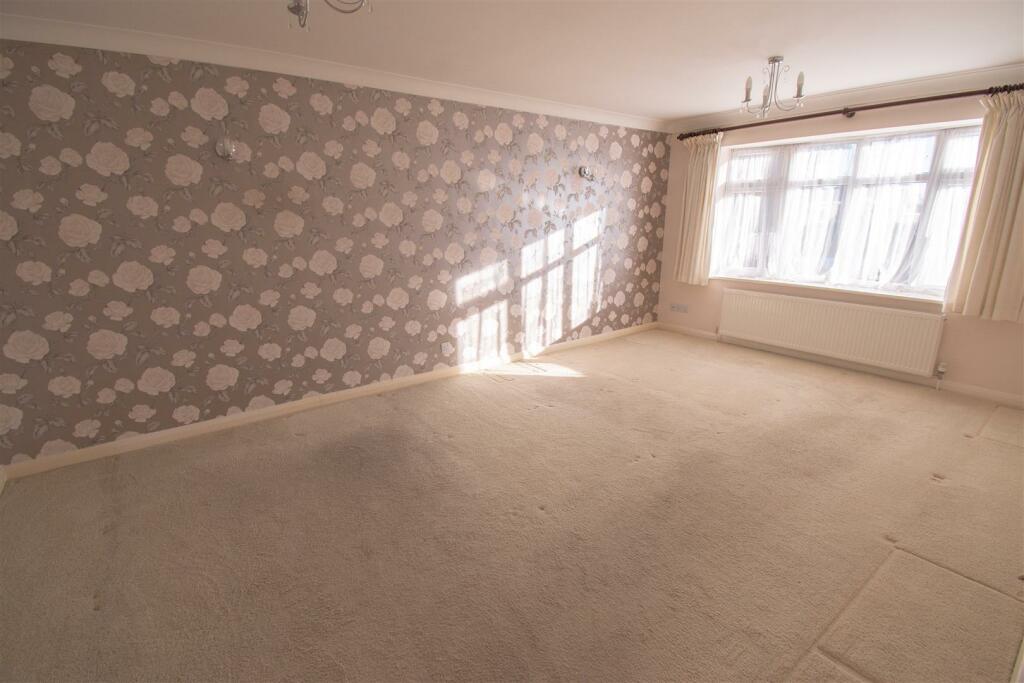 Additional property image - Highfield Close, Loscoe, Heanor