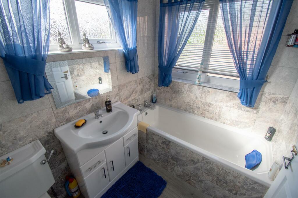 Additional property image - Bridle Lane, Greenwich