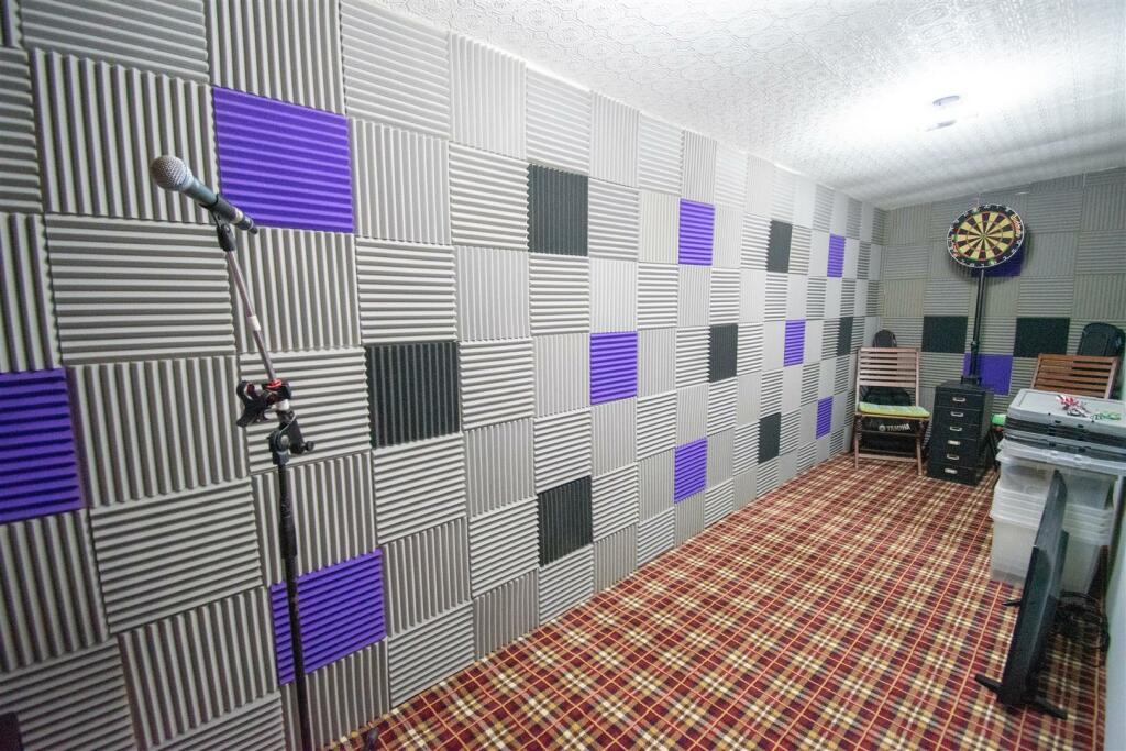 Additional property image - Bridle Lane, Greenwich
