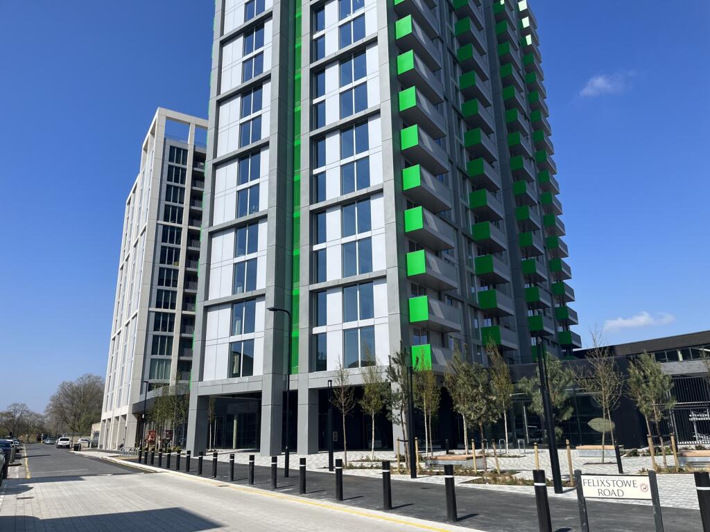 High street retail property to lease in Abbey Place, 119/125 Felixstowe