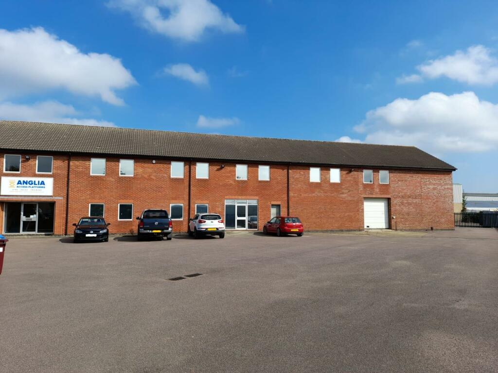 Main image of property: Summit House, Cherrycourt Way, Leighton Buzzard, LU7