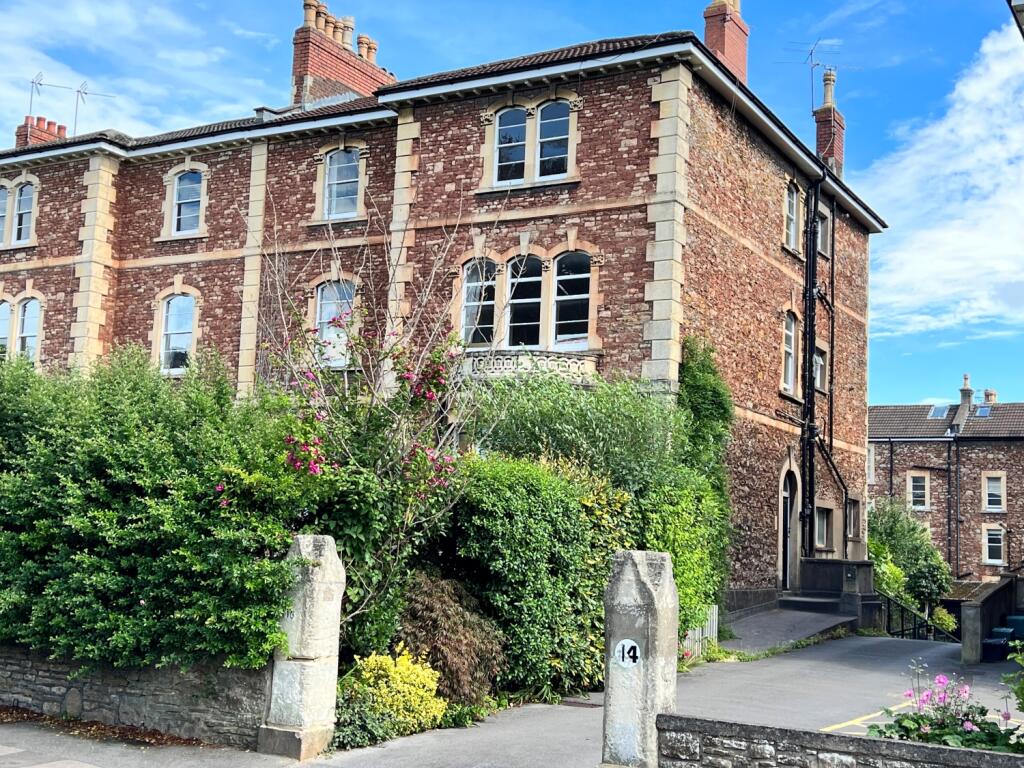 2 bedroom flat for sale in Apsley Road, Clifton, Bristol, BS8