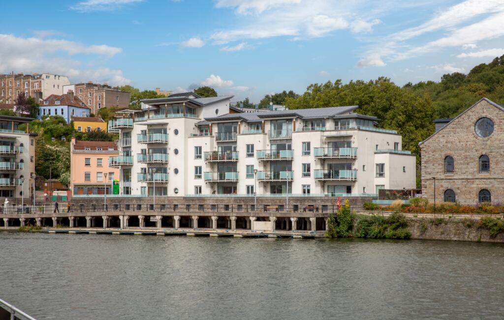 3 bedroom flat for sale in Capricorn Place, Lime Kiln Road, Bristol, BS8