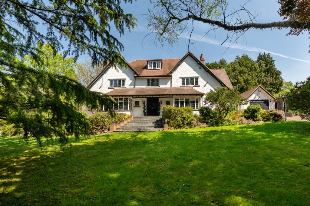Main image of property: Parrys Lane, Stoke Bishop, Bristol, BS9