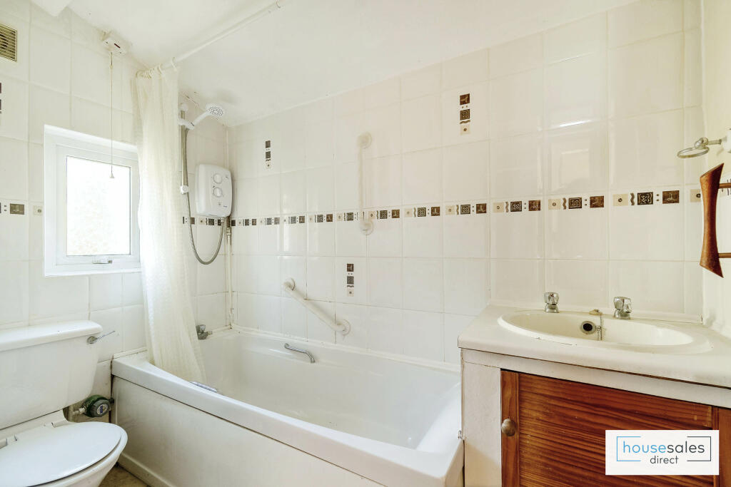 Additional property image - Bailbrook Lane, Bath, BA1