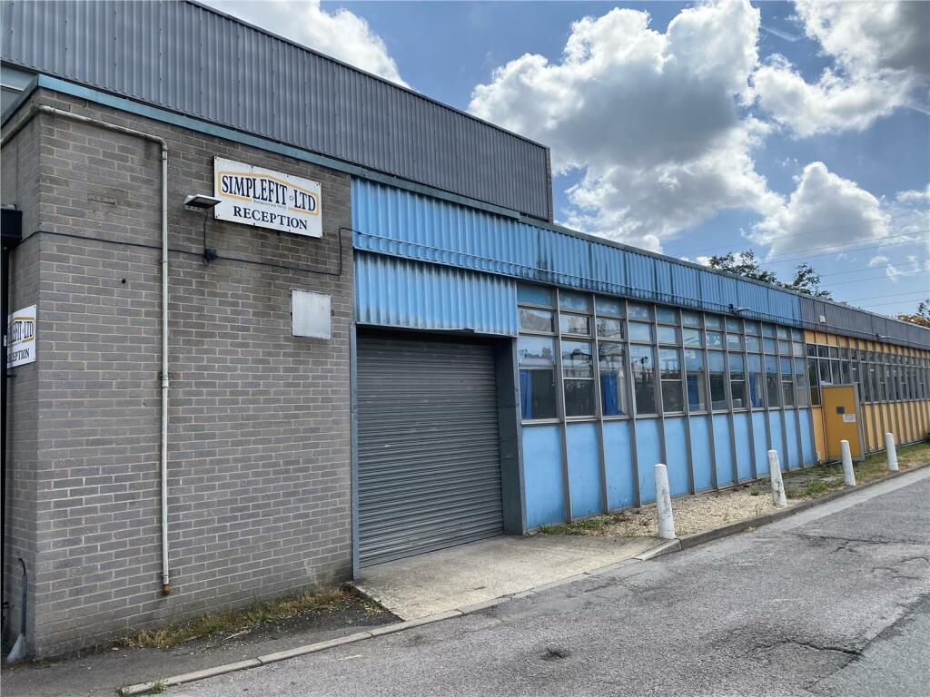 Distribution warehouse to lease in Units 4WD & 4WE, Central Crescent