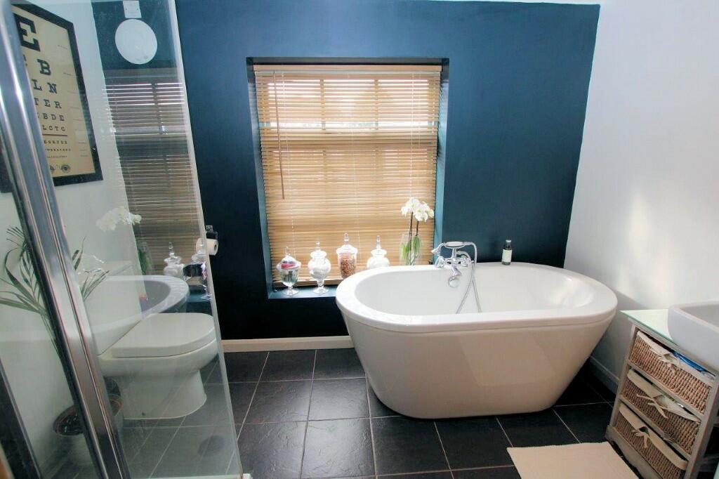 2 bedroom mixed use property for sale in Horncastle Antiques Centre