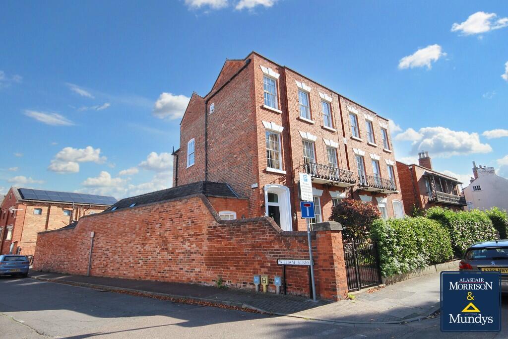 Main image of property: 117 Balderton Gate, Newark, Nottinghamshire, NG24 1RY
