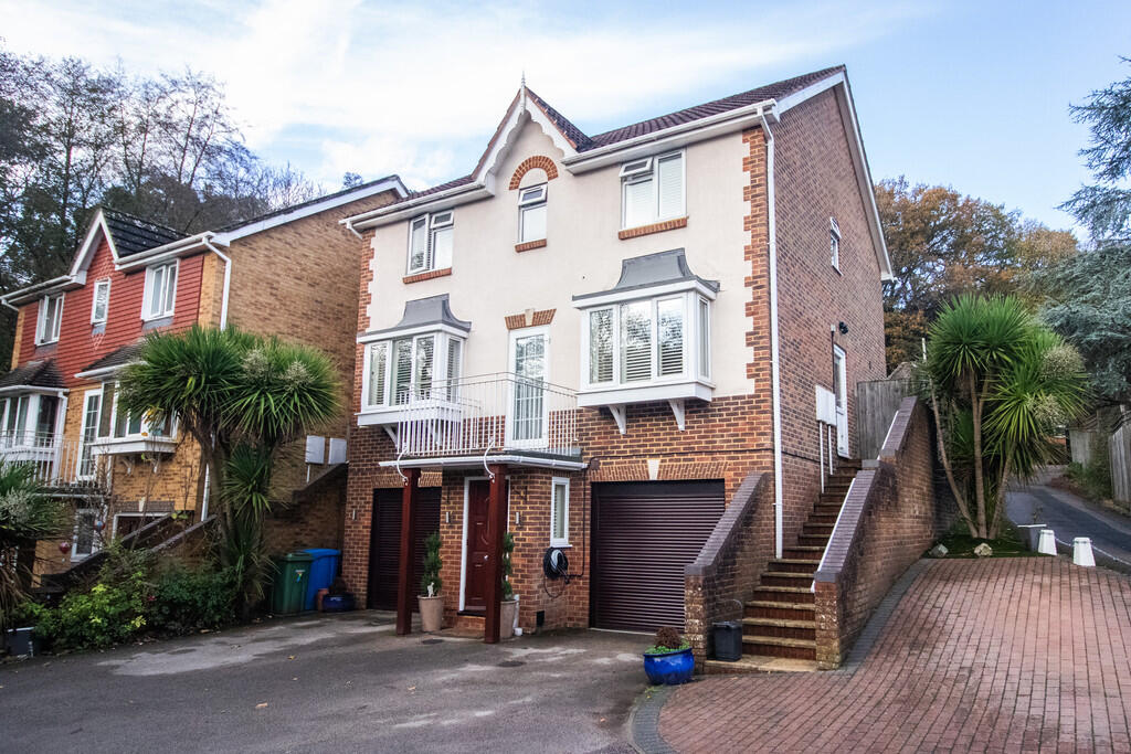 Main image of property: Russet Glade, Aldershot, GU11