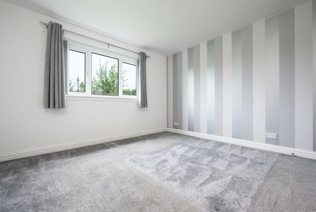 2 bedroom flat for sale in Glamis Drive, Greenock, PA16