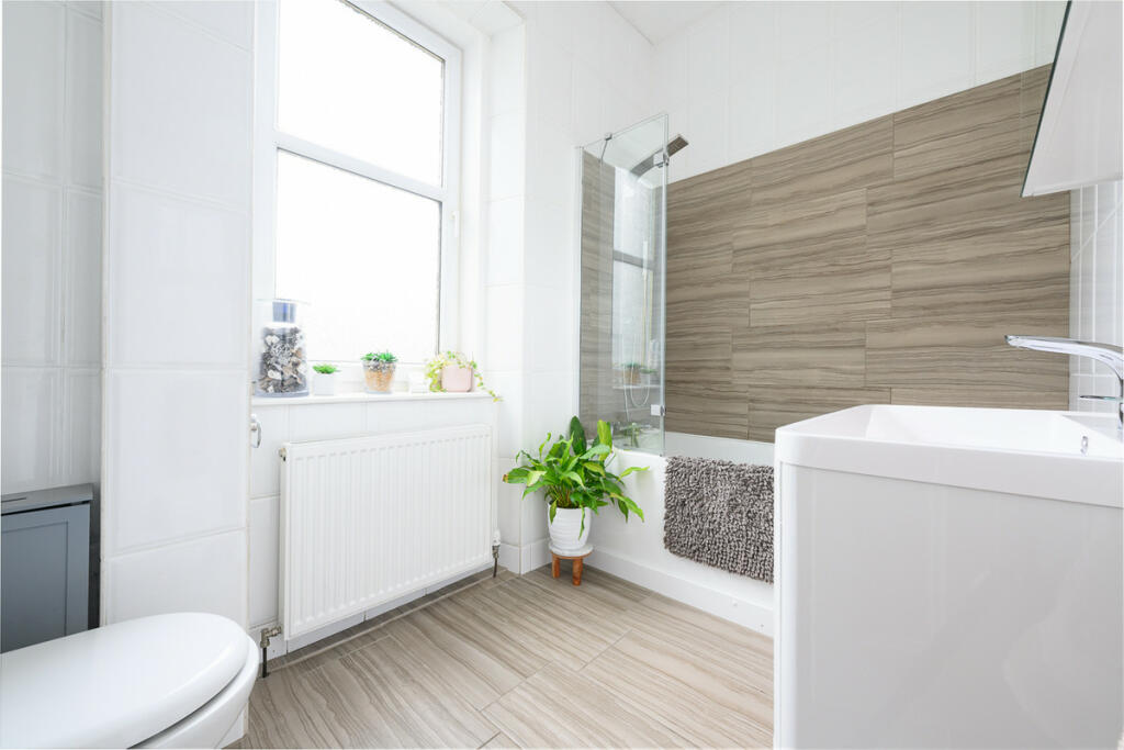 3 bedroom flat for sale in Finnart Street, Greenock, PA16