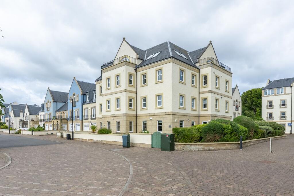 Main image of property: Harbour Square, 1 Harbour Square, PA16