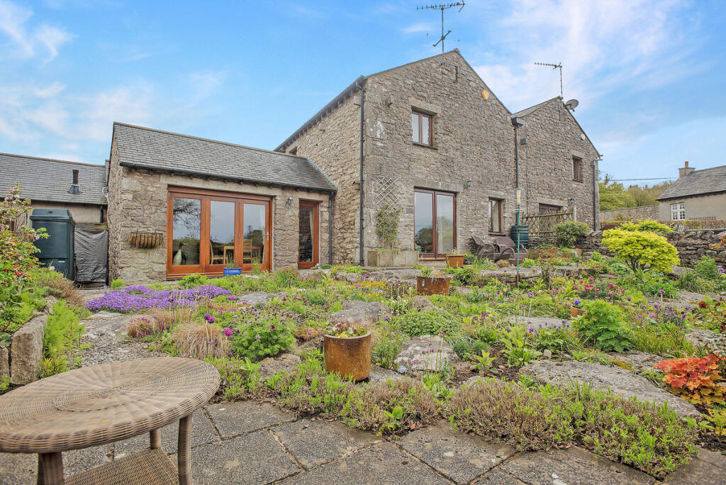 3 bedroom barn conversion for sale in Temple Court, Yealand Redmayne, LA5