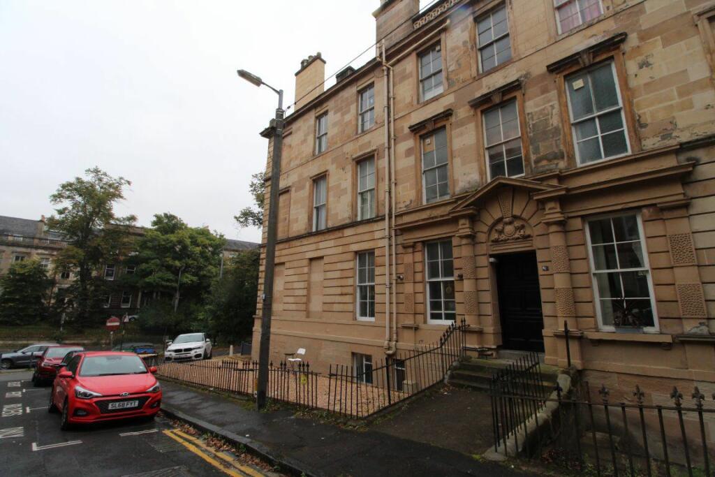 4 bedroom flat for rent in Southpark Avenue Glasgow G12