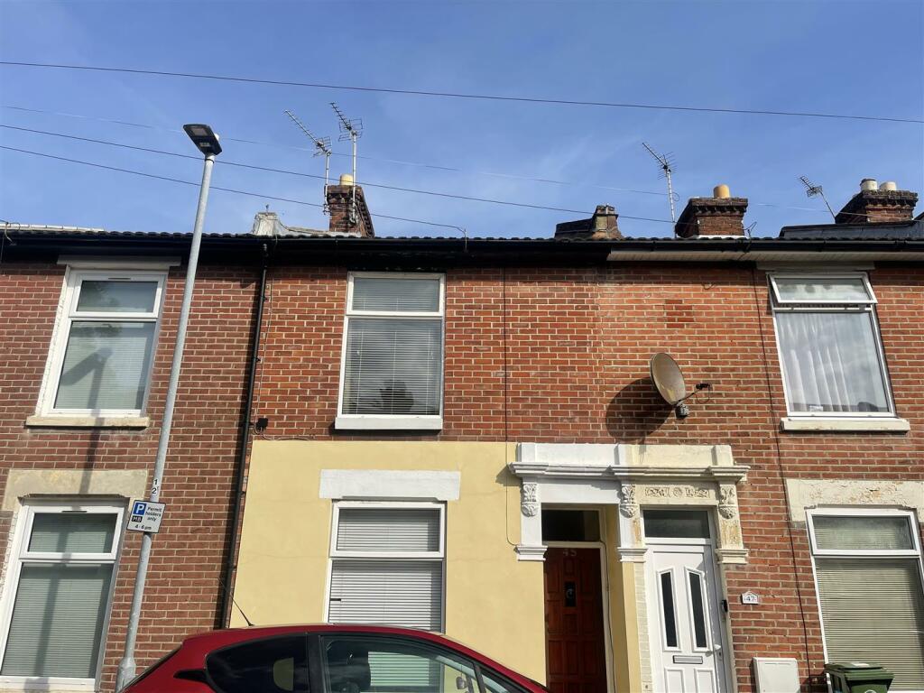 5 bedroom terraced house for rent in Telephone Road, PO4