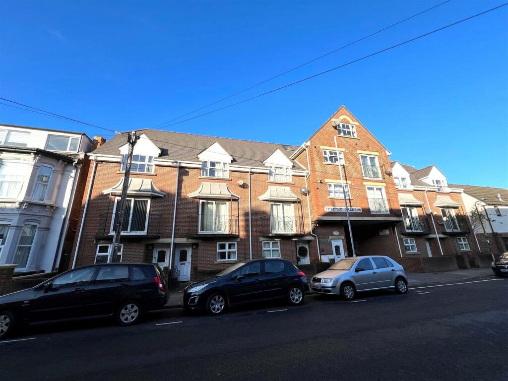 1 bedroom house share for rent in St. Ronans Road, Southsea, PO4