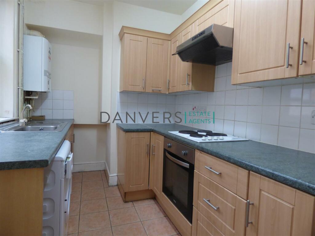 3 bedroom terraced house for rent in Windermere Street, LE2