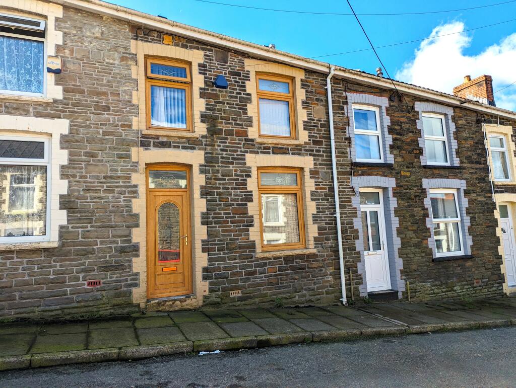 2 bedroom house for rent in Albert Street, MAESTEG, CF34
