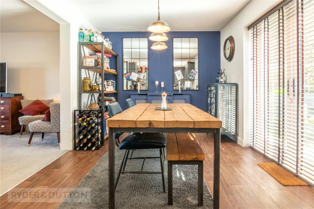 4 bedroom link detached house for sale in Linthwaite Croft, Linthwaite