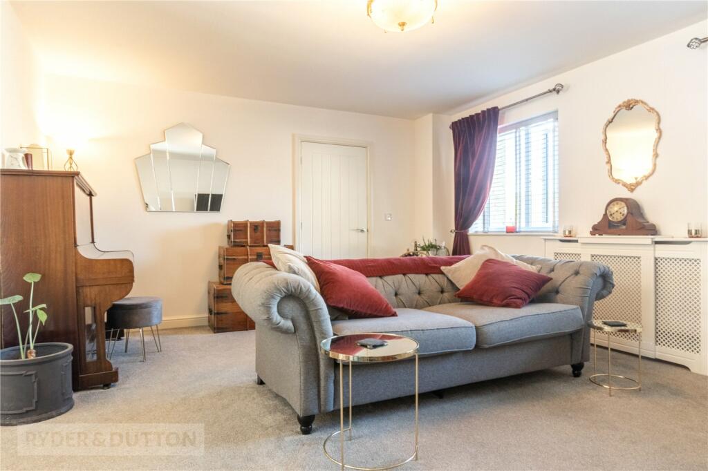 4 bedroom link detached house for sale in Linthwaite Croft, Linthwaite