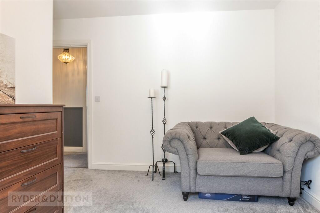 4 bedroom link detached house for sale in Linthwaite Croft, Linthwaite