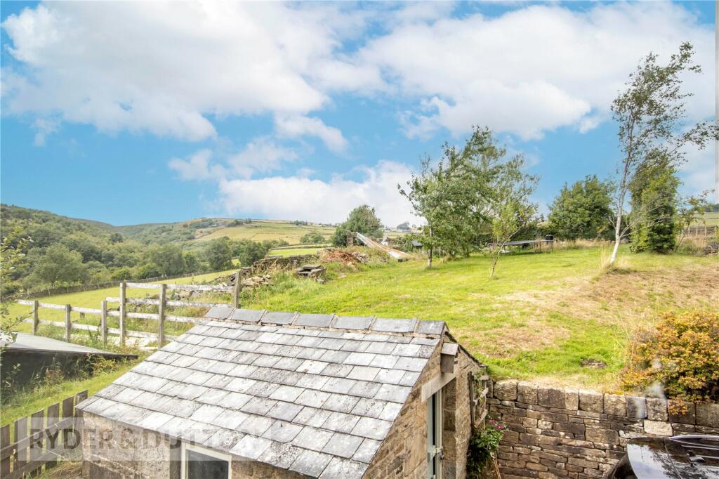 3 bedroom house for sale in Slaithwaite Hall, Slaithwaite, Huddersfield