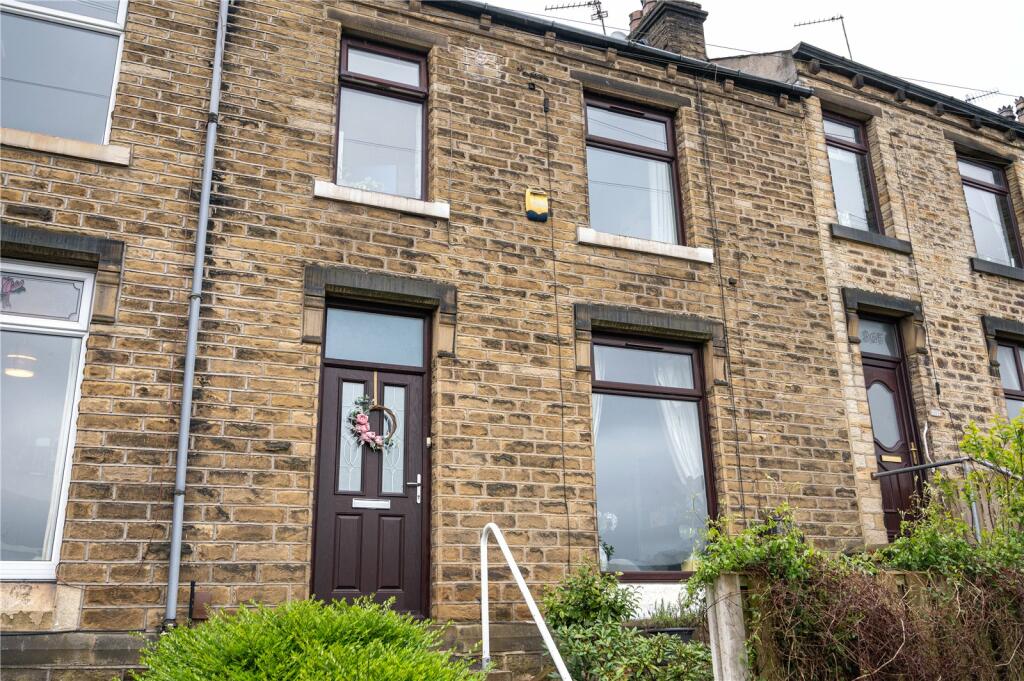 3 bedroom terraced house for sale in Manchester Road, Huddersfield, West Yorkshire, HD4