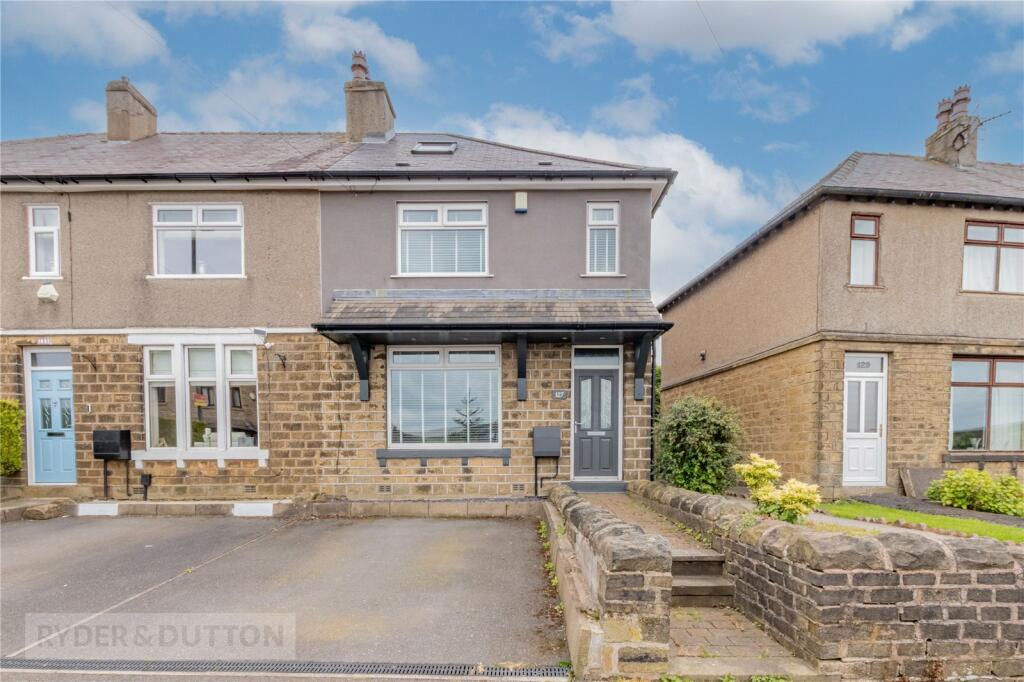 3 bedroom end of terrace house for sale in Gillroyd Lane, Linthwaite